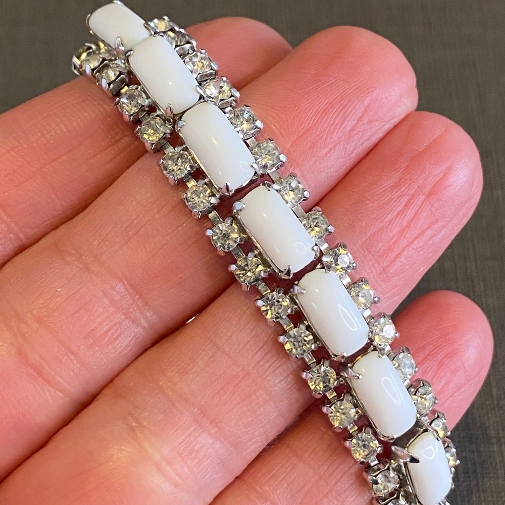 Kramer of New York Vintage Milk Glass Rhinestone Bracelet Silver Tone 6.5 Inch